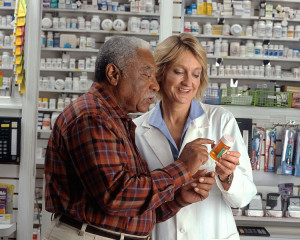 Man_consults_with_pharmacist